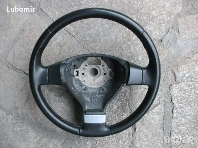 Волан от Vw Golf 5,Touran,Caddy,Jetta,Passat и други - трилъчев,кожен!