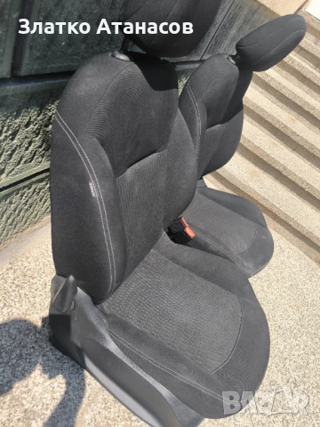 Предни седалки Пежо 208, снимка 2 - Части - 50970400