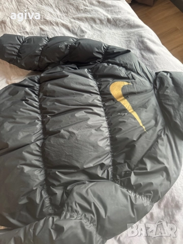 Nike гъши пух черно яке М размер, снимка 3 - Якета - 51500259