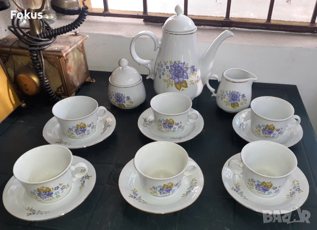 Невероятен сервиз за кафе български порцелан Дянко Стефанов, снимка 4 - Антикварни и старинни предмети - 53291473