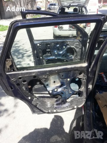 Врата за Форд Фокус Mk1 98 - 2004 г. 3 броя, 1 предна и 2 задни, снимка 2 - Части - 30183473