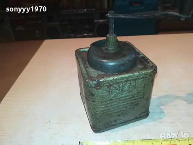 IAV RESITA-МЕТАЛНА РЕТРО МЕЛНИЦА ВНОС ХОЛАНДИЯ 2509221634, снимка 13 - Антикварни и старинни предмети - 38113150