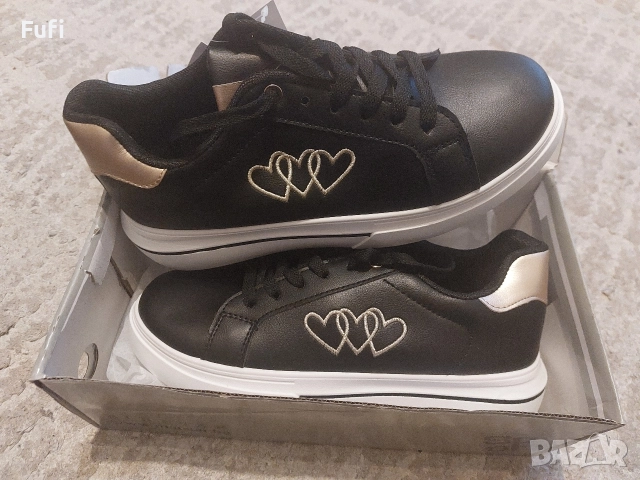 35 лв, нови маратонки, с етикет и в кутия, 40 размер, 25см стелка 