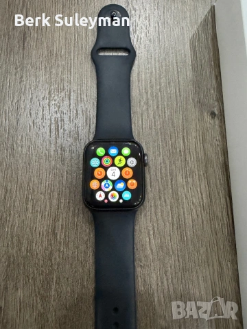 Apple watch series 6 40 мм в перфектно състояние, снимка 3 - Друга електроника - 54093699