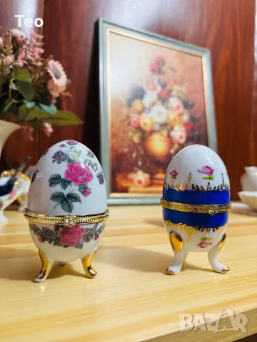 Комплект от 2 изящни порцеланови кутийки за бижута във формата на яйца – стил Фаберже