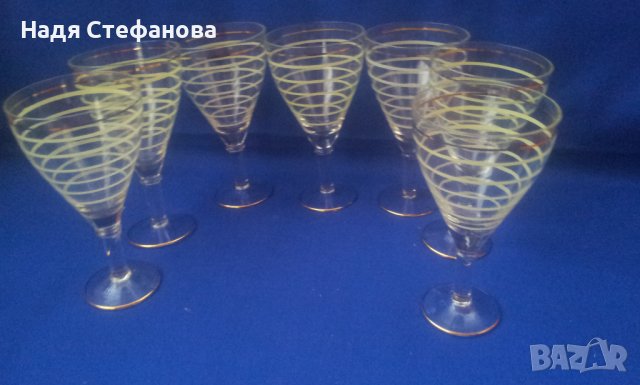 Ретро 7 ракиени стъклени чашки, столче, златни кантове , цветни кантове 