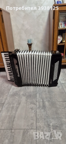 Акордеон Royal Standart Meteor 80 баса, снимка 2 - Акордеони - 52296862