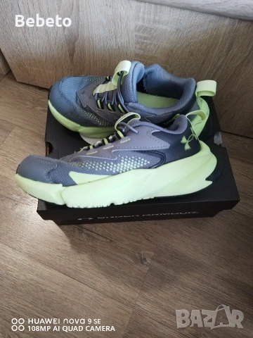 Маратонки Under Armour 30номер, снимка 6 - Детски маратонки - 53972829