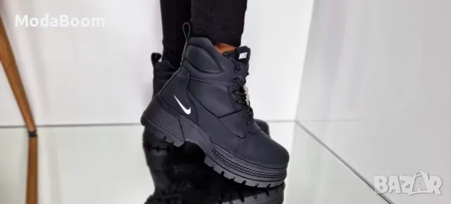 Nike черни дамски зимни боти 