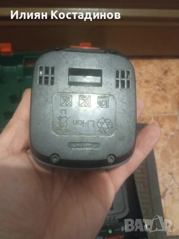 Bosch 18v li-on зарядно, батерия и куфар, снимка 4 - Винтоверти - 54031559