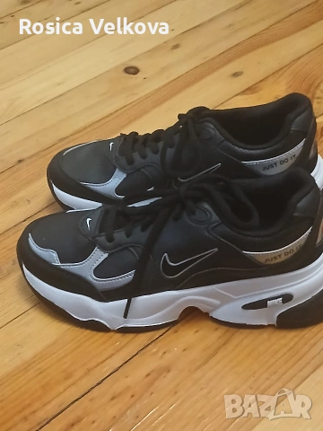 Маратонки NIKE , снимка 2 - Маратонки - 54057591
