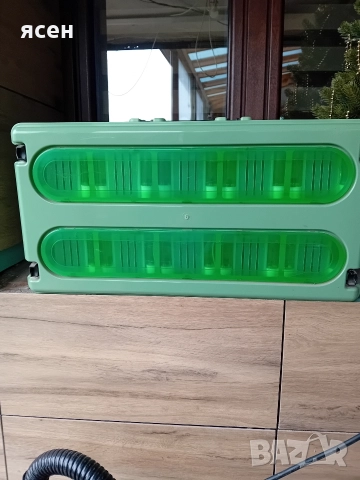 Продавам преноска за малки птици 