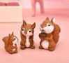 3 бр Катерички Катерица пластмасови малки фигурки играчки украса за торта игра фигурка, снимка 3