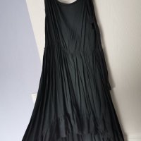 Дамска рокля с ефектни рамена, снимка 1 - Рокли - 40365328