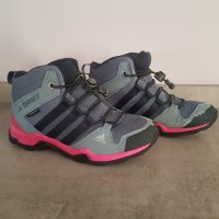 Adidas Terrex, снимка 1 - Детски боти и ботуши - 29397862