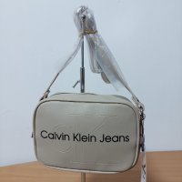 Calvin klein дамска чанта през рамо хит модел код 245, снимка 17 - Чанти - 42905806