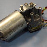 мотор редуктор PAL 443 122 092 071 Front Windscreen Wiper Motor 12VDC, снимка 2 - Резервни части за машини - 37699039