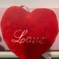Голямо плюшено сърце Love за празника на влюбените Свети Валентин , снимка 1 - Плюшени играчки - 35122257