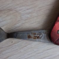 Ретро ножче от соц.времето ,не може да се затваря добре ,има и малко ръжда ,цена 10лв, снимка 3 - Антикварни и старинни предмети - 44273497