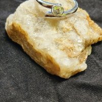 Елегантно сребърно пръстенче с цирконче (размер 17мм) , снимка 1 - Пръстени - 42088162