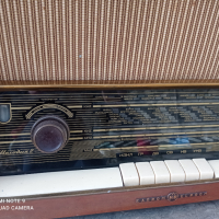Ретро радио Елпром Мелодия Работещо, снимка 2 - Радиокасетофони, транзистори - 42909254