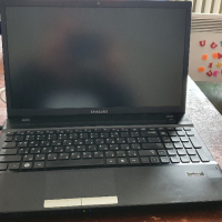лаптоп Samsung np300v5z, снимка 7 - Лаптопи за дома - 44583816