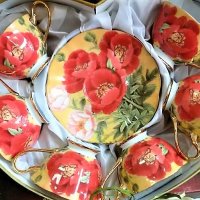 Чаши с чинийки с червени цветя от костен порцелан , снимка 6 - Подаръци за жени - 27210077