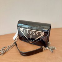 Guess дамска чанта през рамо лукс код 240, снимка 3 - Чанти - 40695337