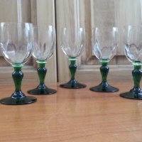 Френски стъклени чаши с зелено столче , снимка 1 - Антикварни и старинни предмети - 38505487