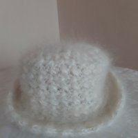 Плетена шапка от Ангорска прежда с дълъг косъм . , снимка 2 - Други - 31026436