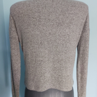 Пухкав марков пуловер тип кроп с перли "H&M"® / унисайз , снимка 5 - Блузи с дълъг ръкав и пуловери - 36557340