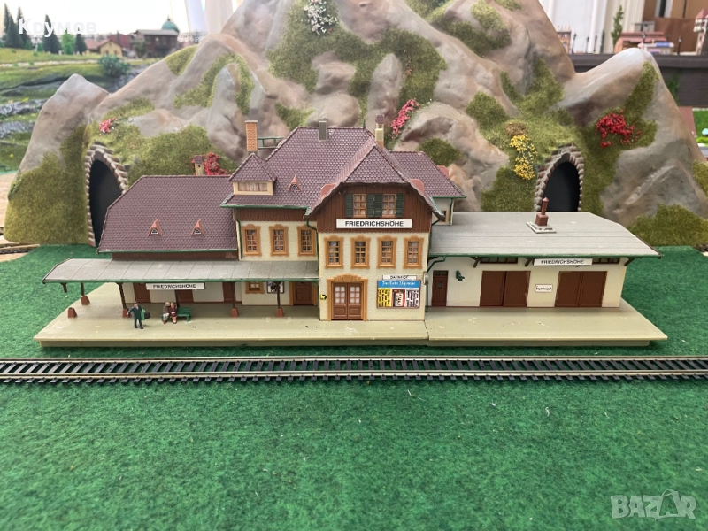 Гара за макет на влак HO 1:87 ЖП моделизъм диорама фигури, снимка 1