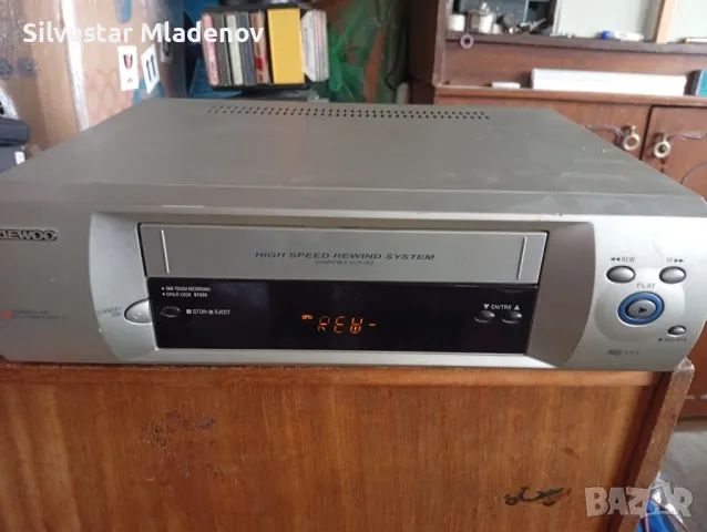 Видео Касетофон Daewoo st220, снимка 9 - Плейъри, домашно кино, прожектори - 50143770