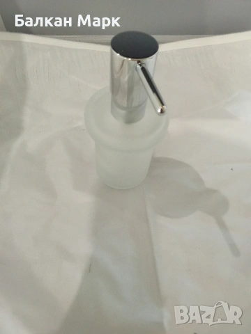 GROHE Essentials – Дозатор,диспенсър за течен сапун (Стъкло/Хром), снимка 5 - Други - 54135366