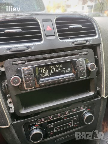 VW RCD 210 MP3 Оригинална  CD VW T5 GOLF PASSAT TOURAN JETTA SCIROCCO, снимка 2 - Аксесоари и консумативи - 42482224