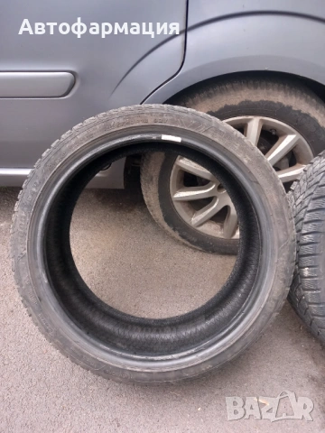 Зимни гуми Goodyear 225/40 R18, снимка 3 - Гуми и джанти - 53124653