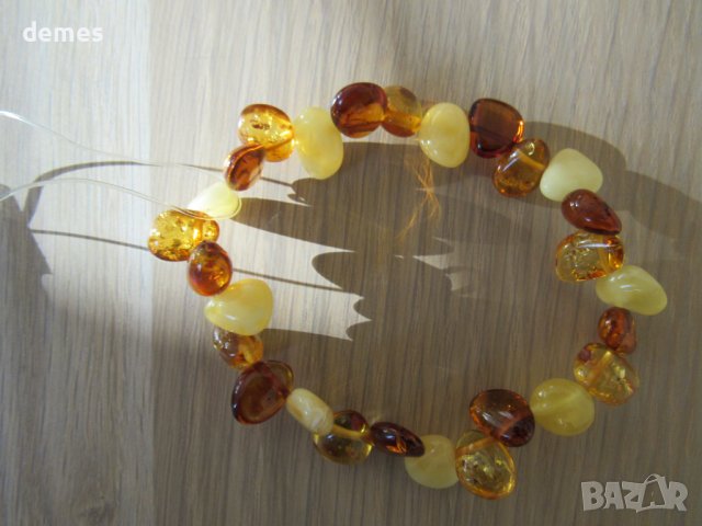 Ластична гривна от първокласен балтийски кехлибар, снимка 4 - Гривни - 39424562