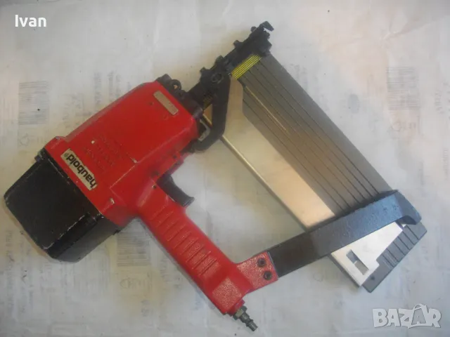 ГОЛЯМ СТРОИТЕЛЕН ПНЕВМАТИЧЕН ТАКЕР ЗА СКОБИ 65-120мм ПРОМИШЛЕН ИНДУСТРИАЛЕН HAUBOLD НЕМСКИ 6,0 кг, снимка 4 - Други инструменти - 50170067