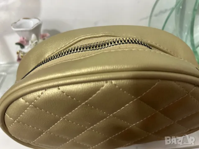 Дамска чанта Gold рамо/ кръст Швейцария, снимка 10 - Чанти - 48153558