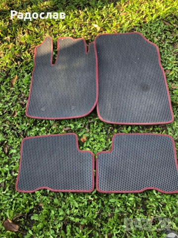 Два комплекта стелки за Dacia Duster 2021 година, снимка 2 - Аксесоари и консумативи - 52519082