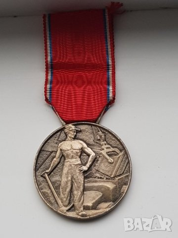 Френски сребърен медал, снимка 1 - Антикварни и старинни предмети - 30743734
