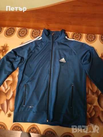 Продавам спортно горнище-оригинално Adidas