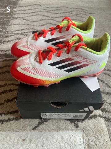 Футболни бутонки 30 1/2, снимка 2 - Детски маратонки - 53945694