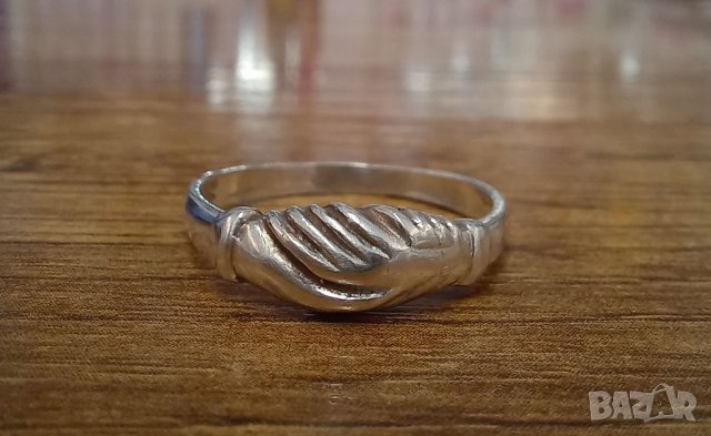 Сребърен пръстен " Ръкостискане"