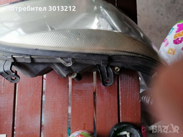 Десе н фар за опел зафира, снимка 3 - Части - 35380463