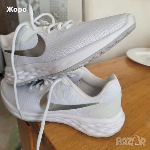 Дамски маратонки Nike