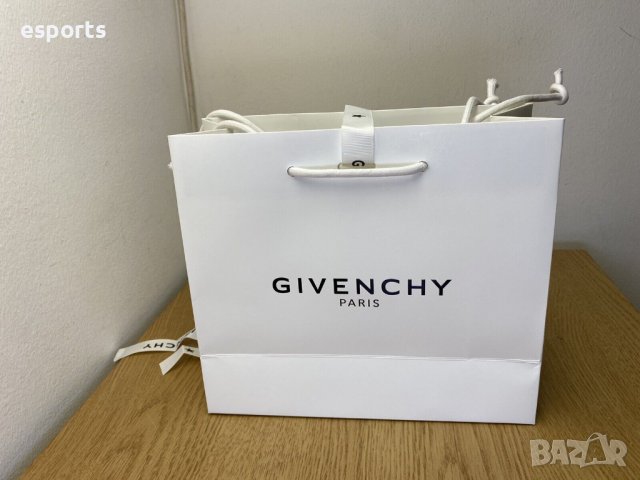 Автентична бутикова Givenchy подаръчна торба 25x22cm, снимка 6 - Други - 42057455