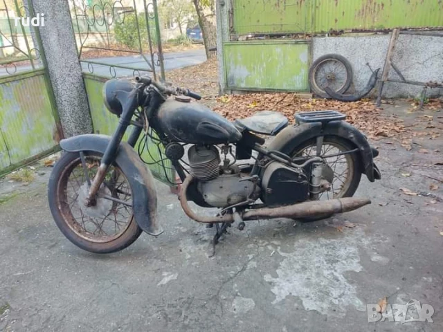 КУПУВАМ СТАРИ МОТОРИ И ПЕДАЛЕТКИ ПУХ