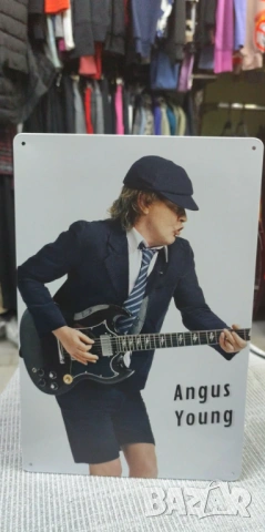 Angus Young-метална табела (плакет), снимка 2 - Китари - 54084930