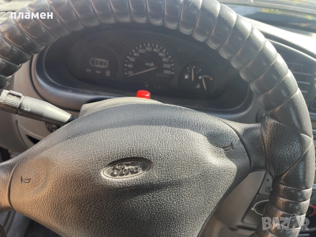 Ford Fiesta 1.3 климатик, снимка 4 - Автомобили и джипове - 56341181